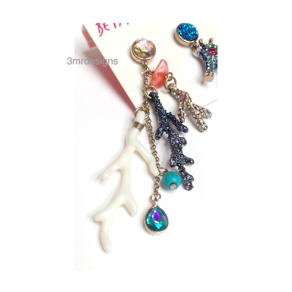 NWT Betsey Johnson 💋GLITTER REEF Gold Tone Crystals Mismatched Drop Earring - Picture 4 of 6